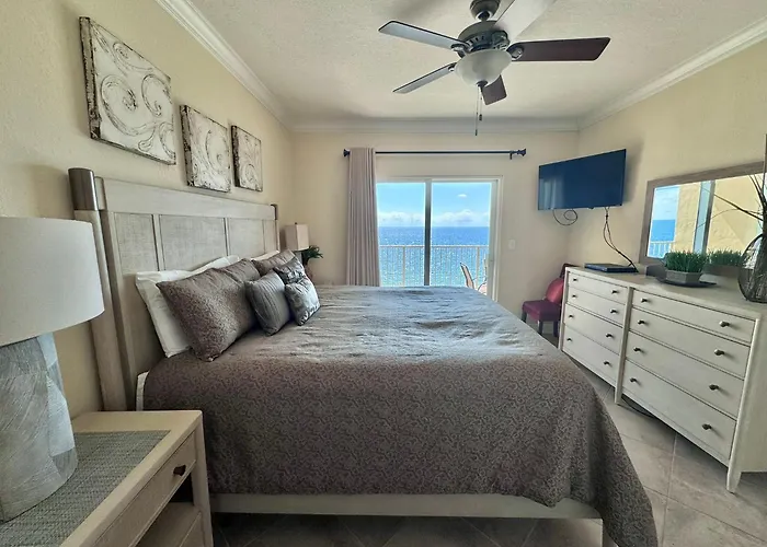 Crystal Shores West 707 Holiday home
