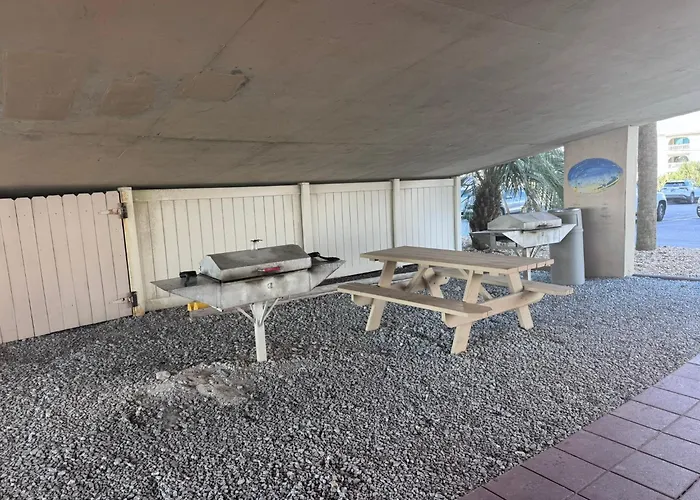 Crystal Shores West 707 *